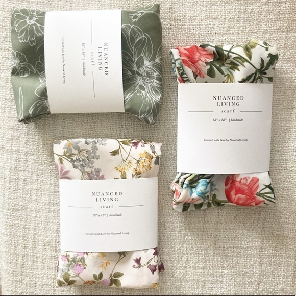 NWT Handmade Floral 18” x 18” Scarf L1045 - Picture 9 of 9